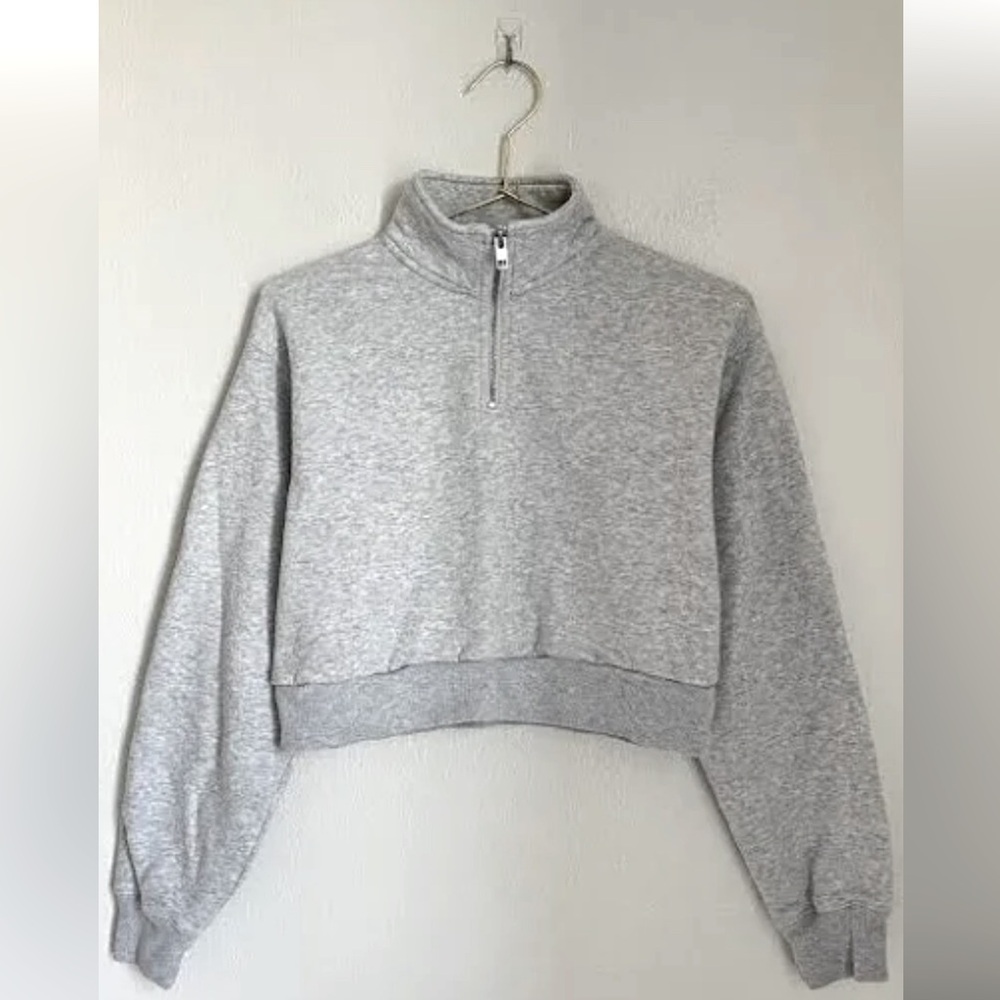 TNA airy fleece crop grey sweatshirt